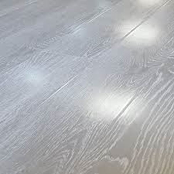 Picture of 4.98 sqm Vintage High Gloss Lt Grey Oak 8mm Job lot Clearance package no returns